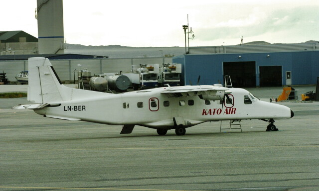 Bodø, 20040930. Øksedrama i Kato Airs Dornier-fly fra Narvik til Bodø. Asylsøker økset pilotene i lufta. Kato Air.
Foto: Robert S. Eik / Dagbladet